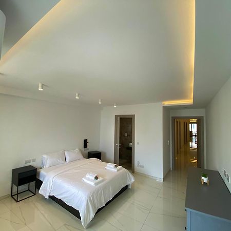 Tigne Sliema Three Bedrooms Apartment Exterior photo