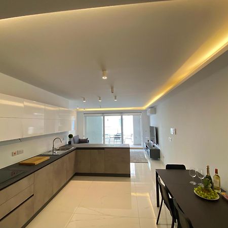 Tigne Sliema Three Bedrooms Apartment Exterior photo