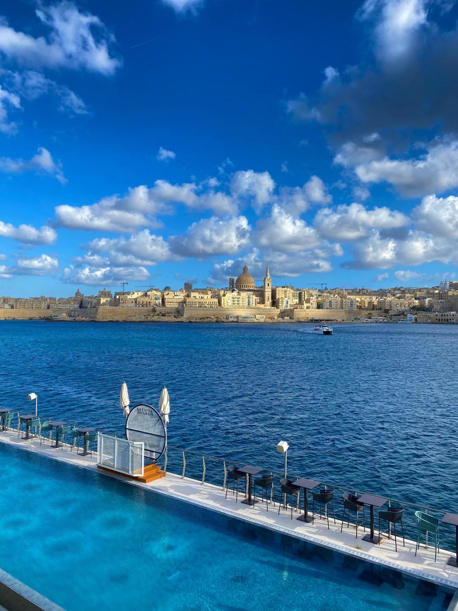 Tigne Sliema Three Bedrooms Apartment Exterior photo