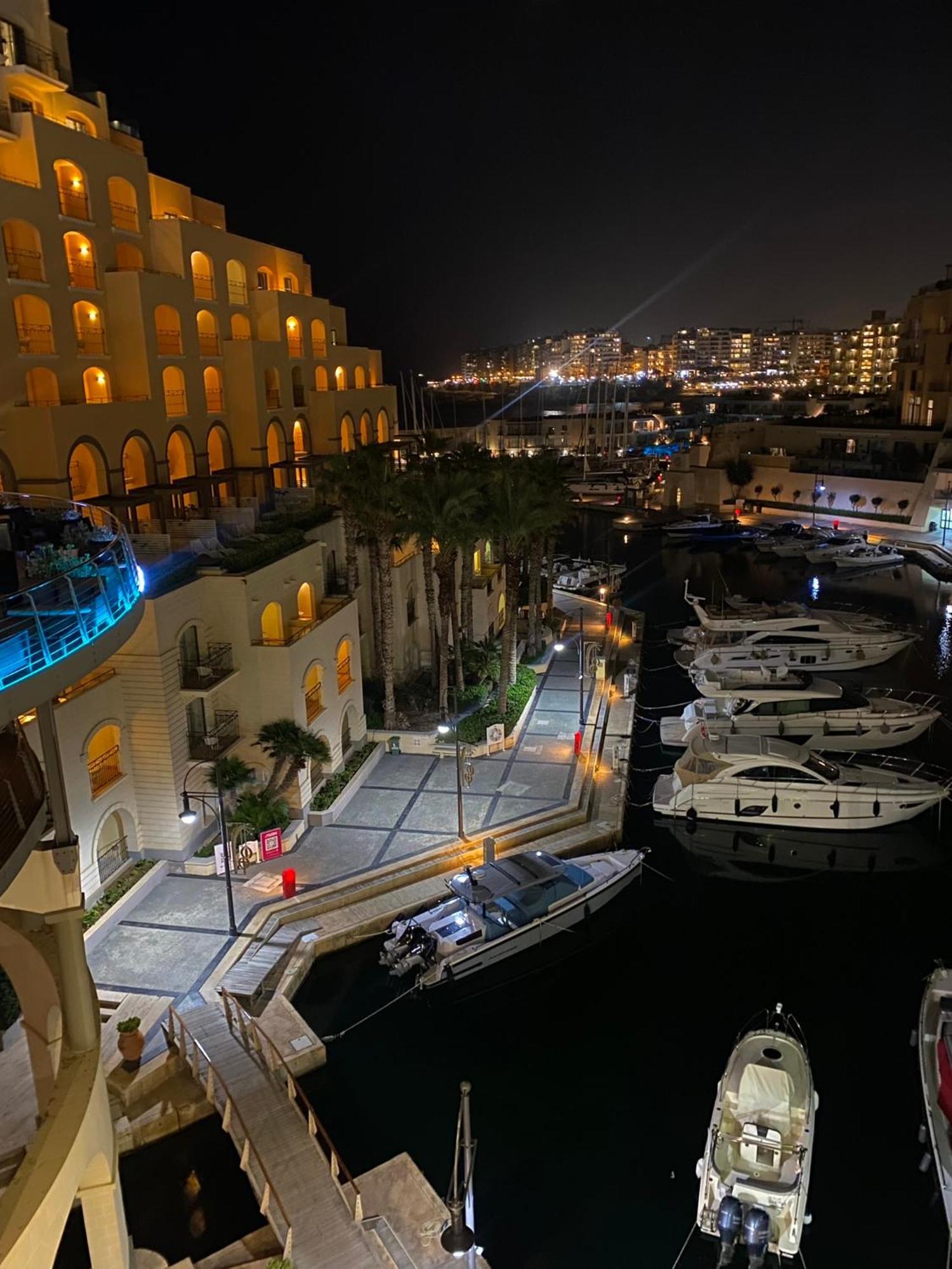 Tigne Sliema Three Bedrooms Apartment Exterior photo
