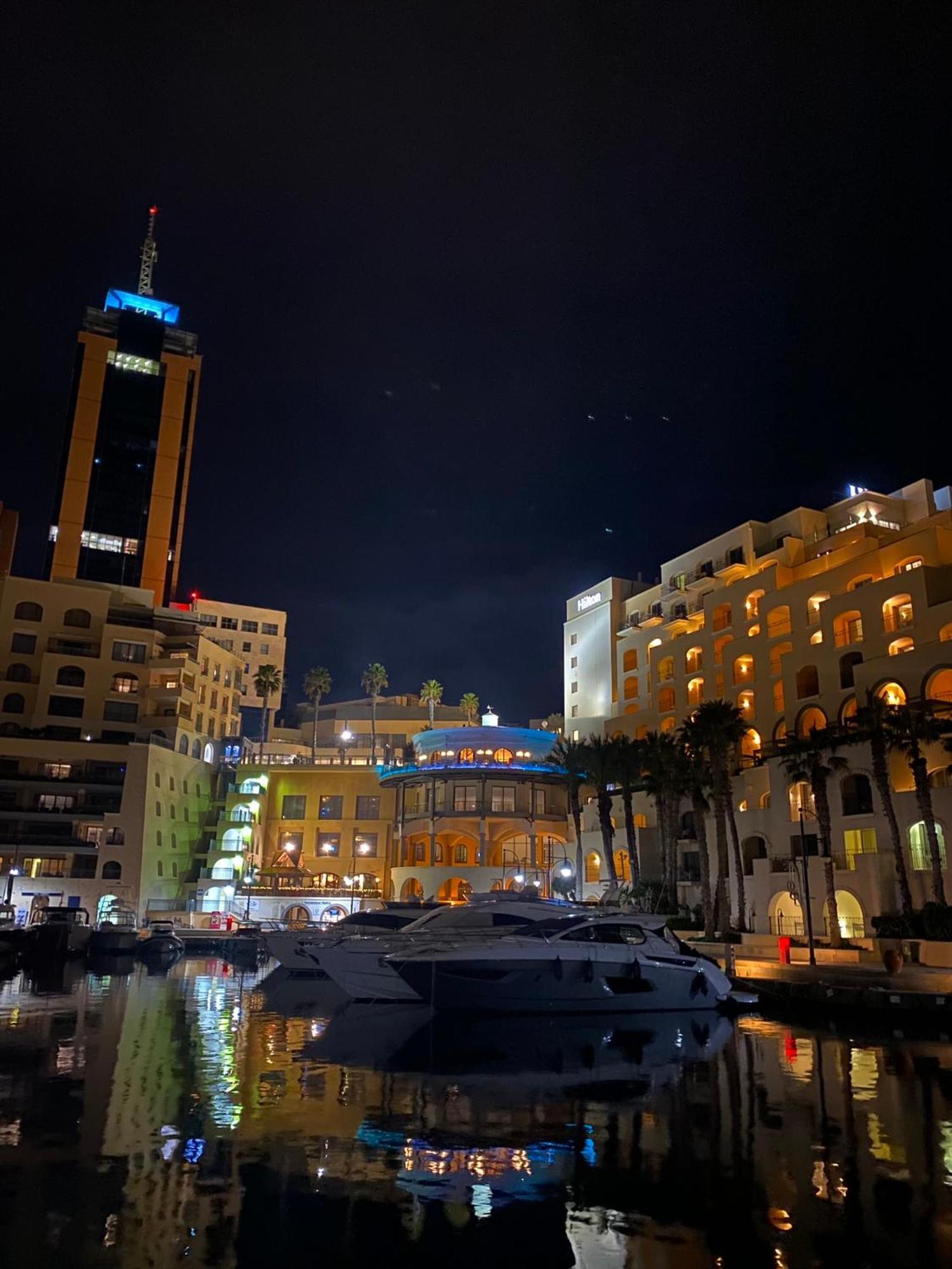 Tigne Sliema Three Bedrooms Apartment Exterior photo