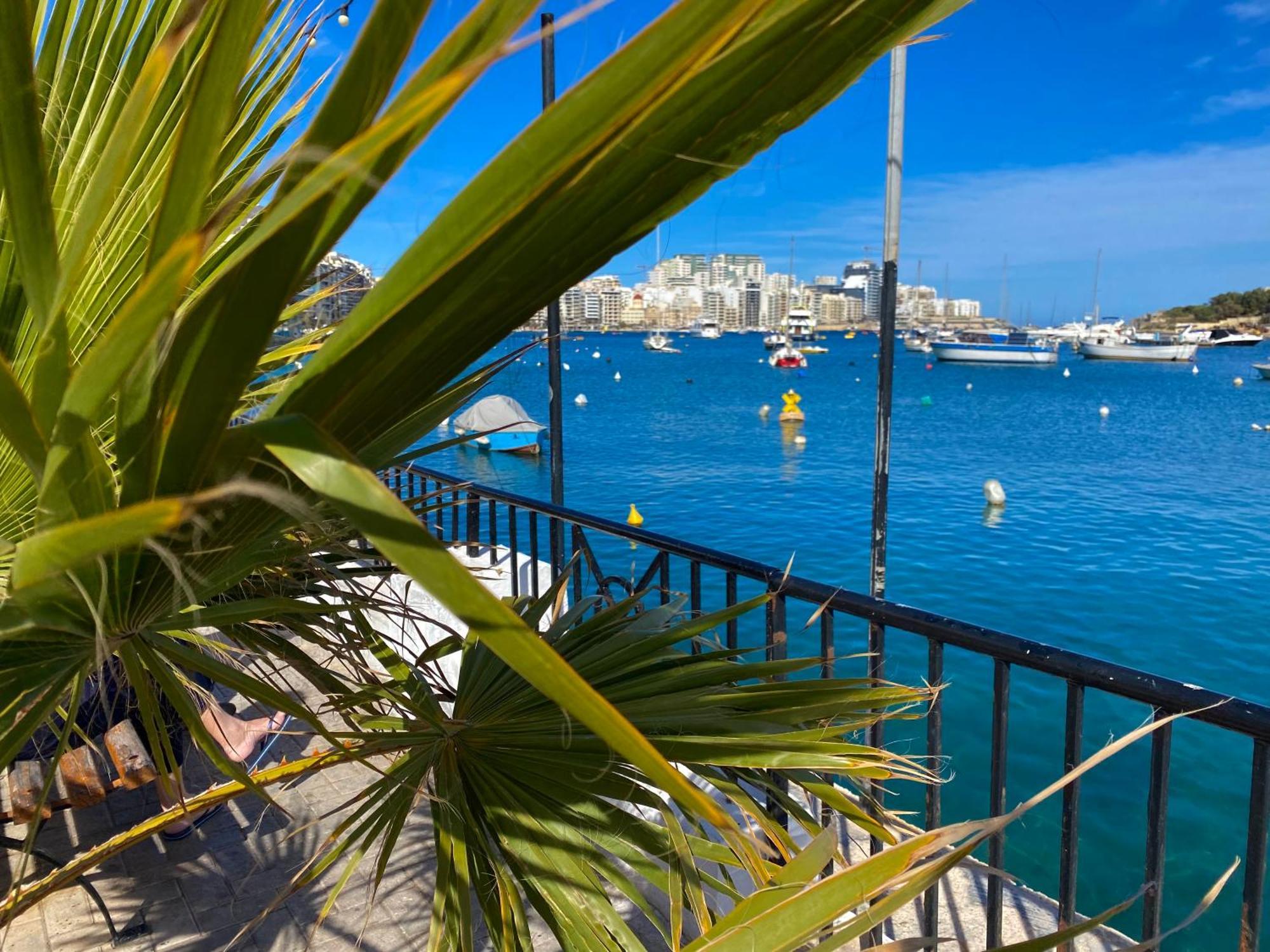 Tigne Sliema Three Bedrooms Apartment Exterior photo