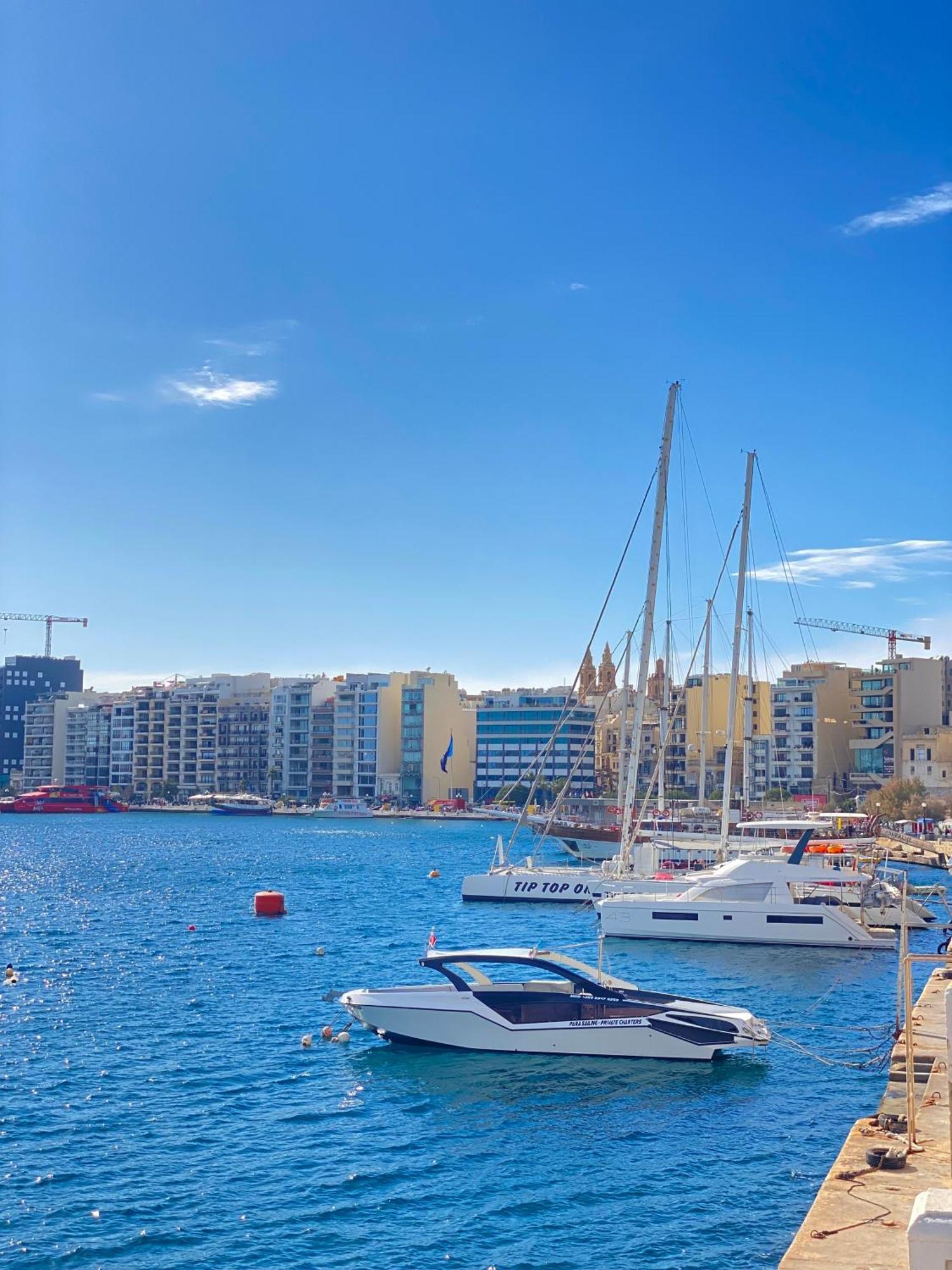 Tigne Sliema Three Bedrooms Apartment Exterior photo
