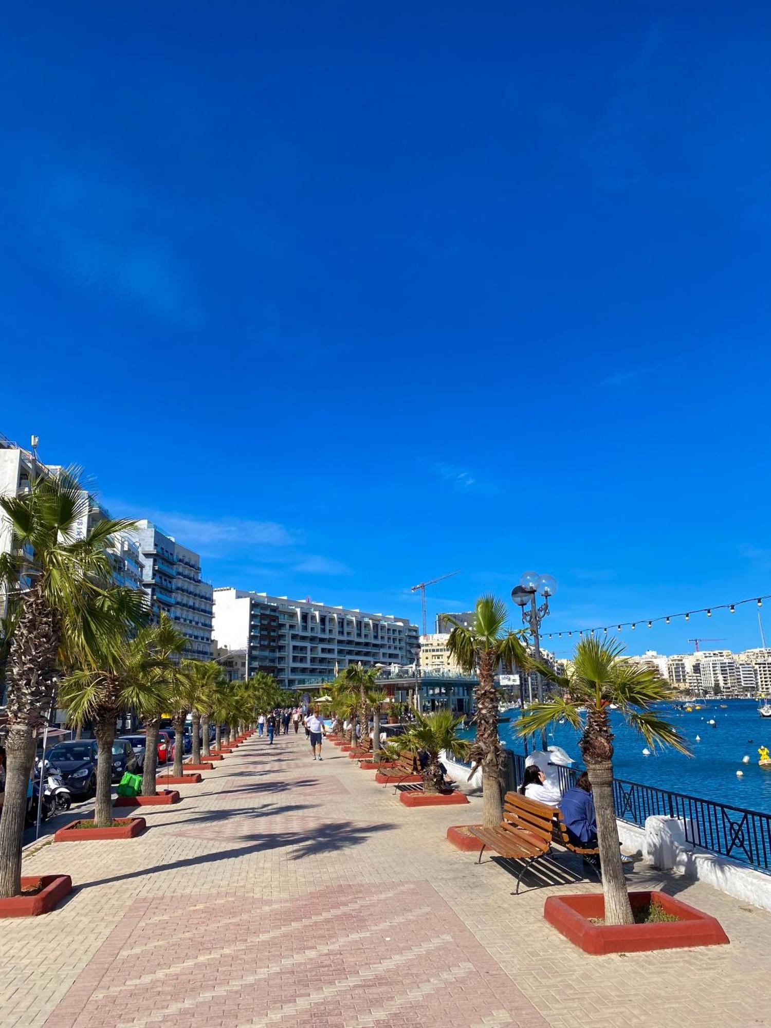 Tigne Sliema Three Bedrooms Apartment Exterior photo