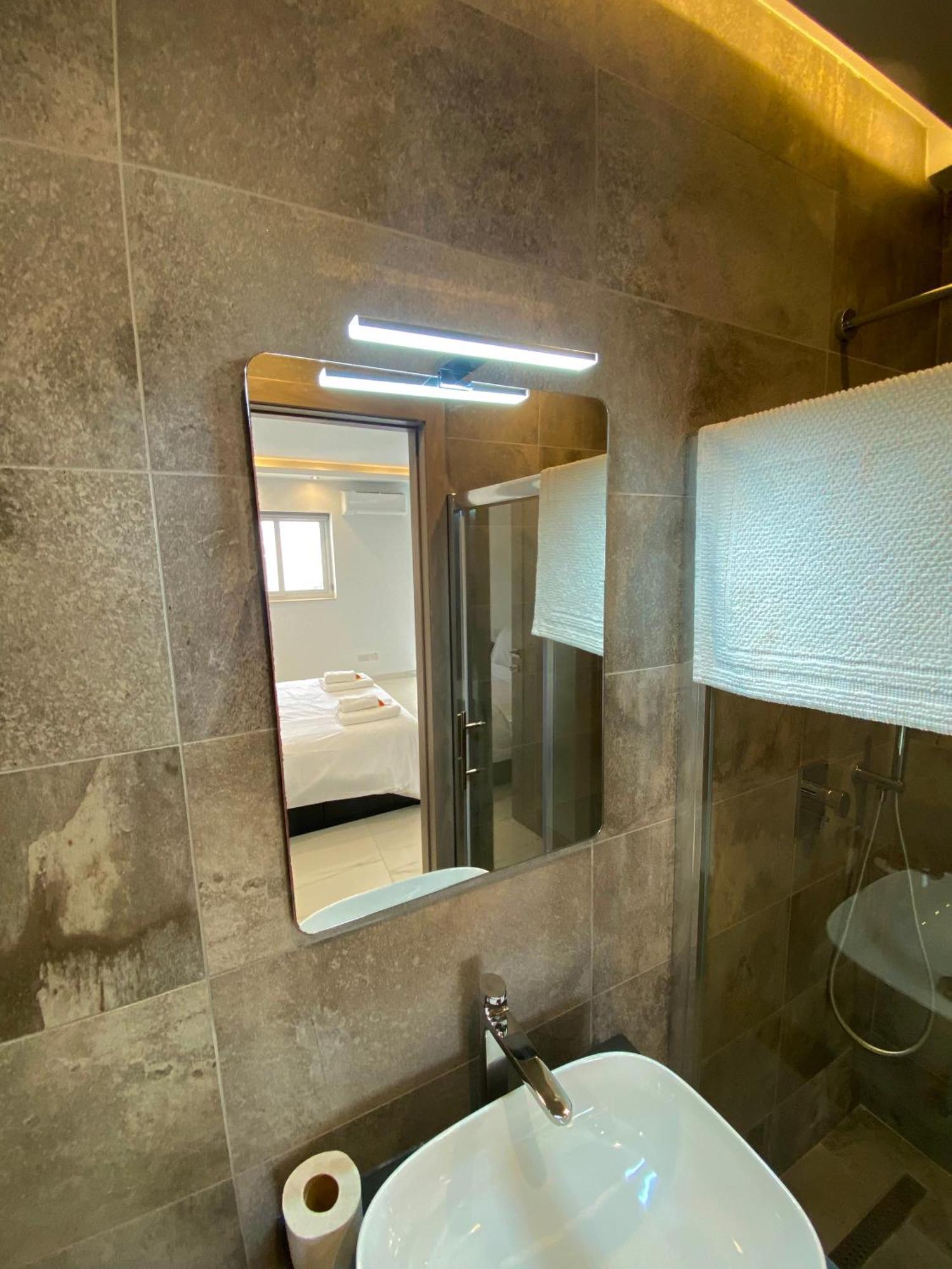 Tigne Sliema Three Bedrooms Apartment Exterior photo