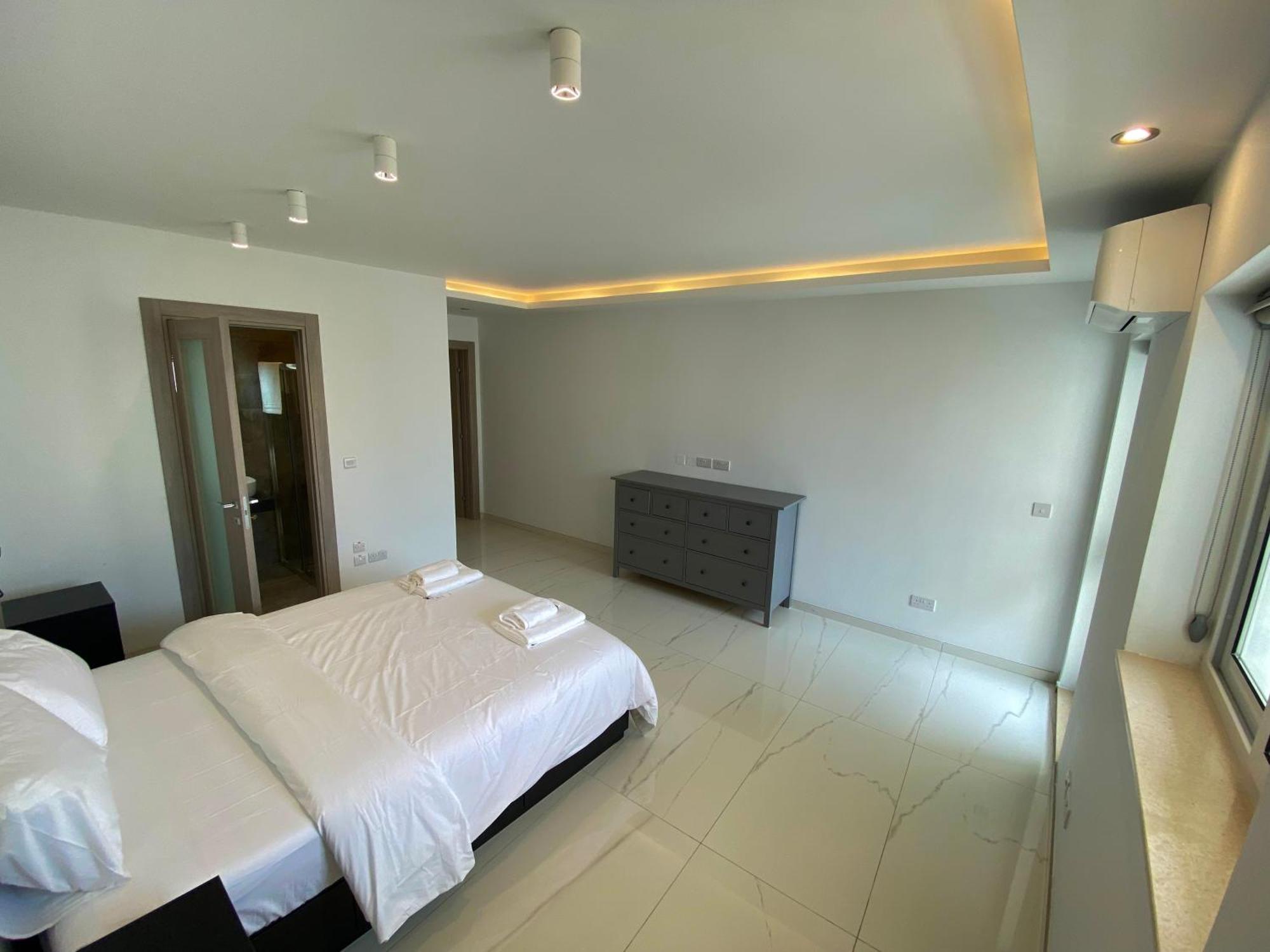 Tigne Sliema Three Bedrooms Apartment Exterior photo