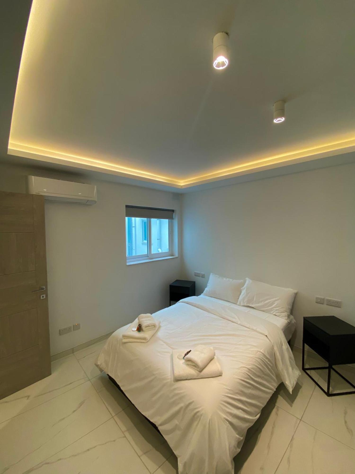 Tigne Sliema Three Bedrooms Apartment Exterior photo
