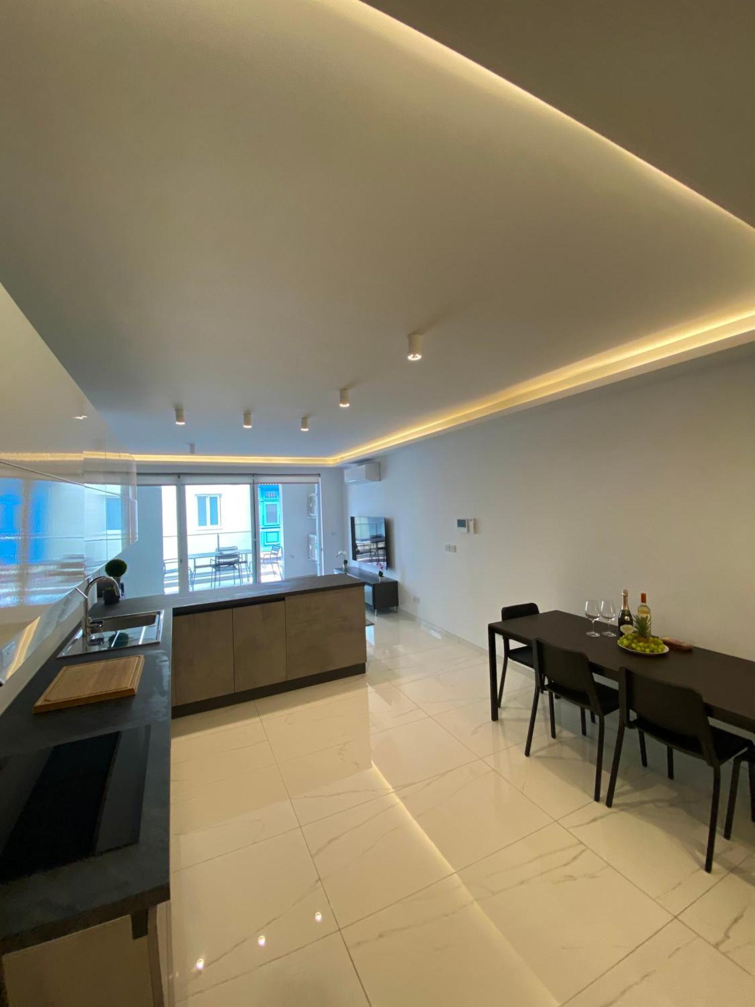 Tigne Sliema Three Bedrooms Apartment Exterior photo