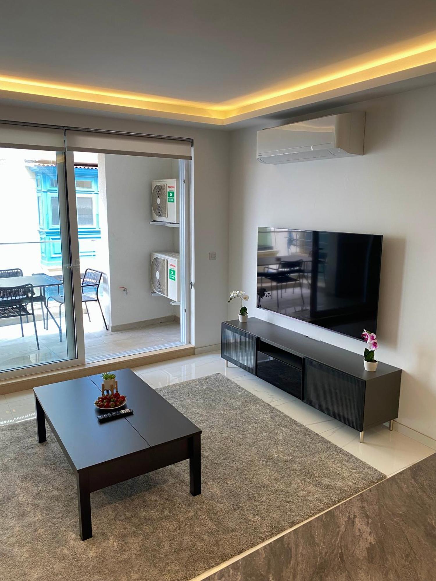 Tigne Sliema Three Bedrooms Apartment Exterior photo