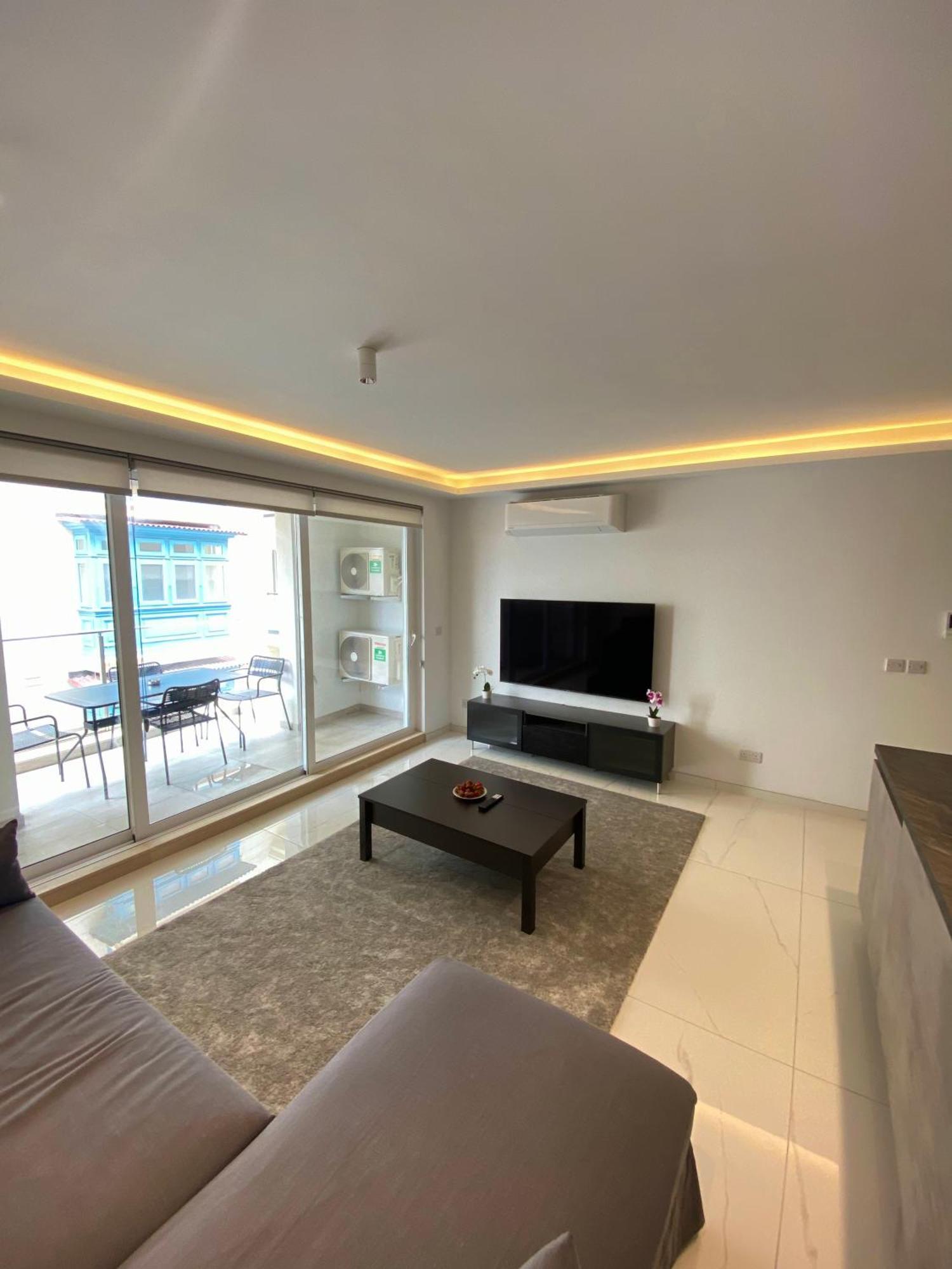 Tigne Sliema Three Bedrooms Apartment Exterior photo