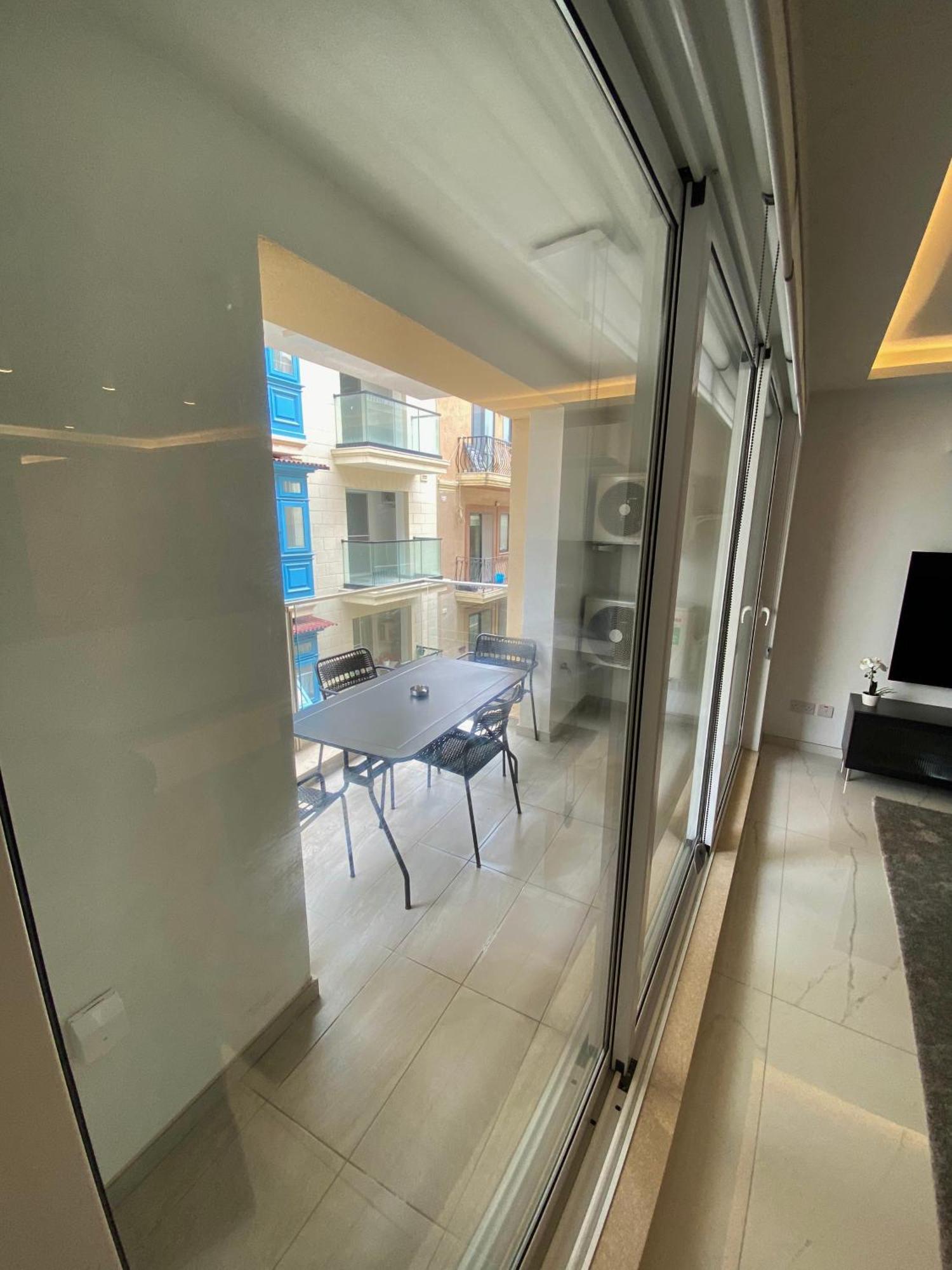 Tigne Sliema Three Bedrooms Apartment Exterior photo