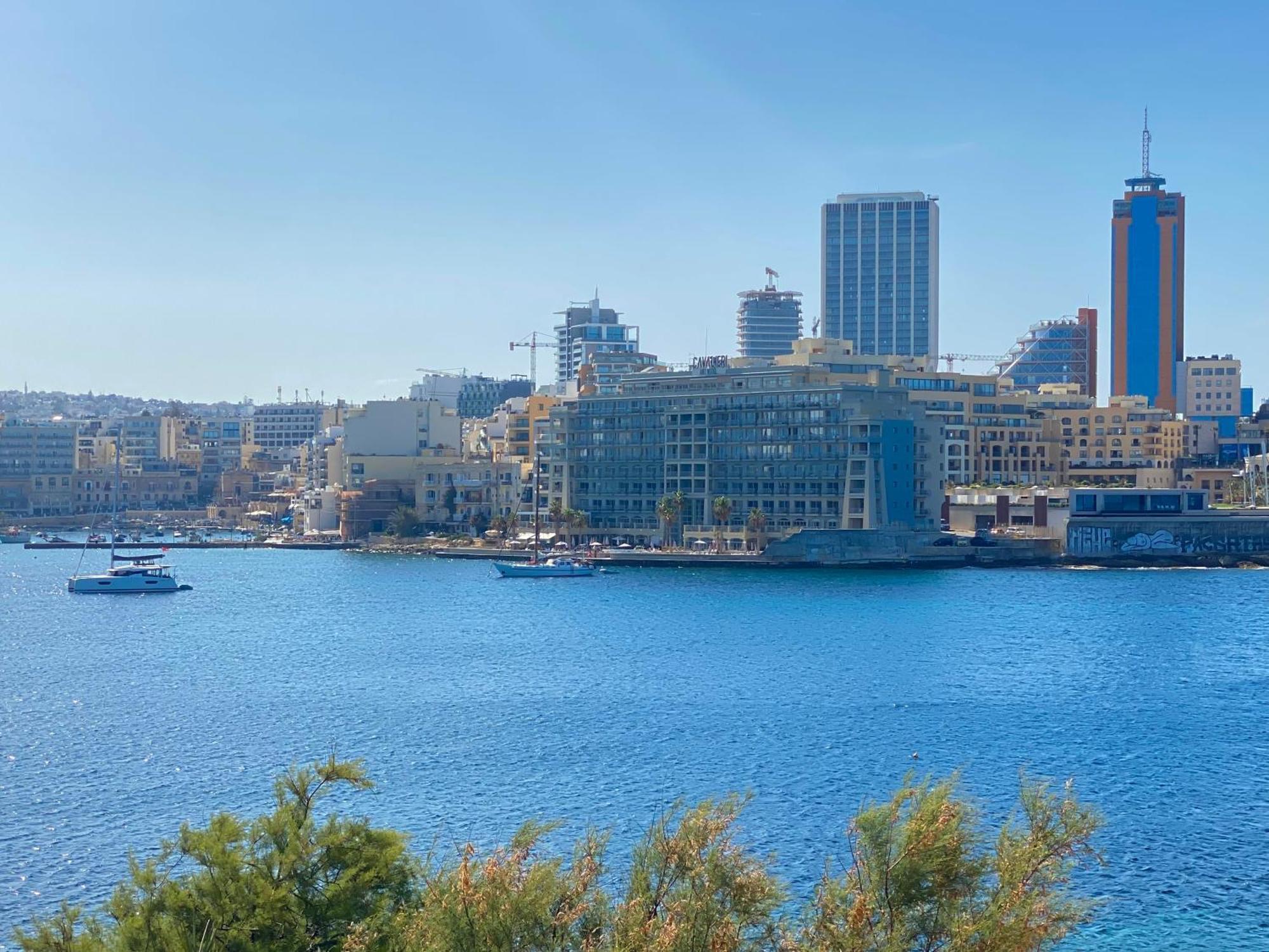 Tigne Sliema Three Bedrooms Apartment Exterior photo