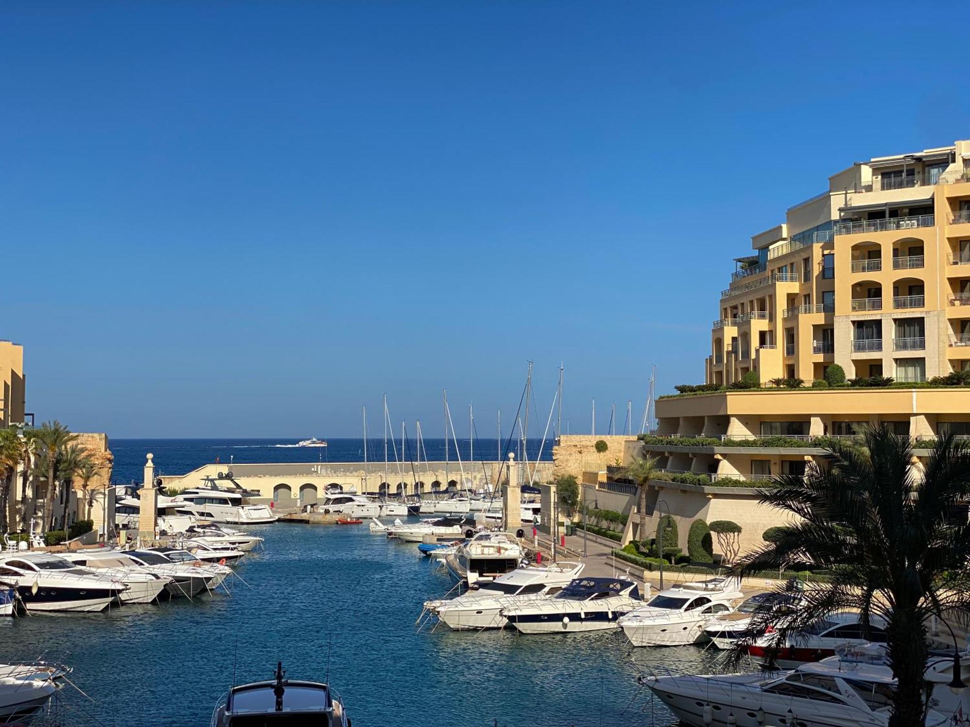 Tigne Sliema Three Bedrooms Apartment Exterior photo